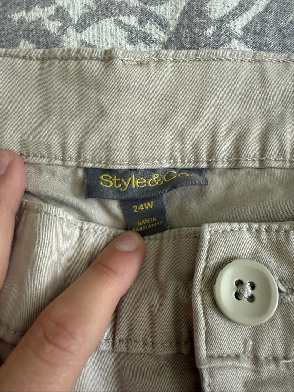 Capri Pants - Picture 2 of 3